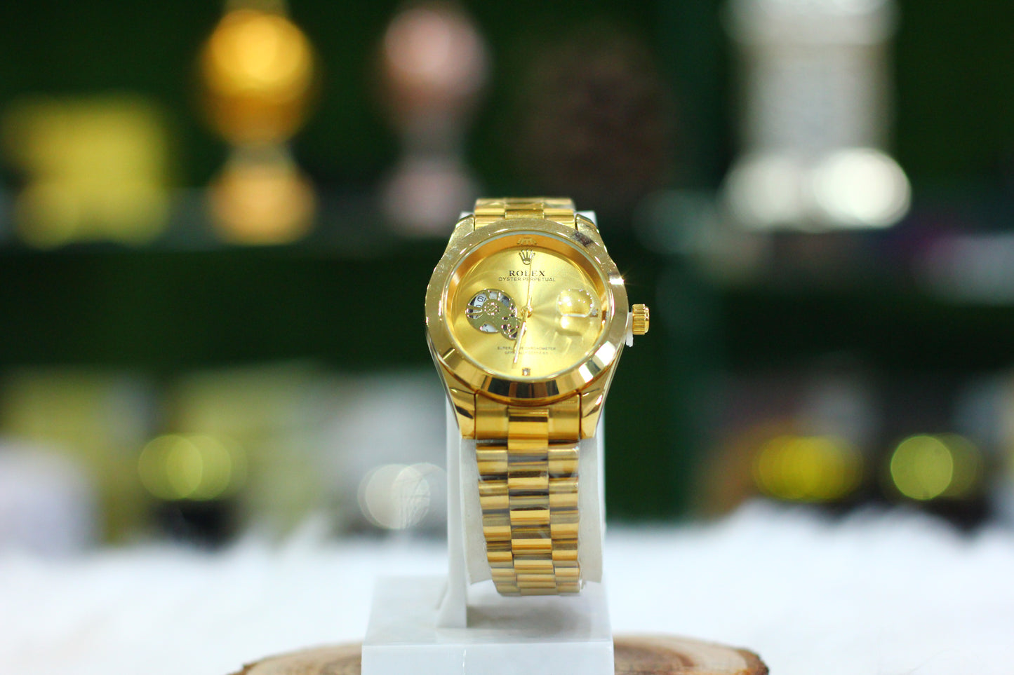 Rolex Golden watch - Modern Luxury