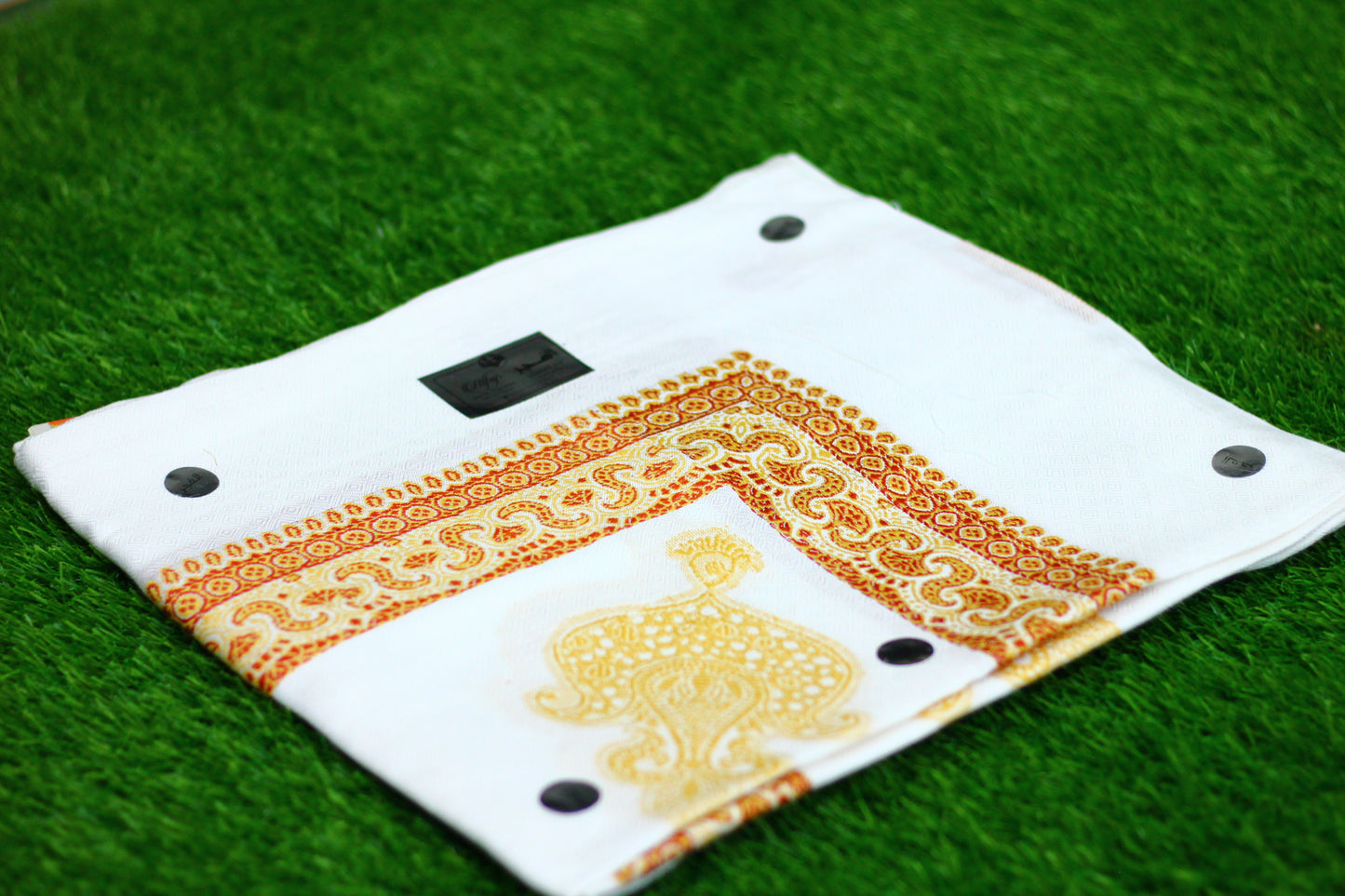 Omani Romal - A Traditional Wear