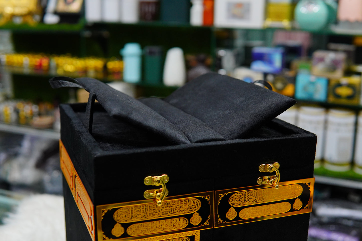 Ghilaf-e-Kabaa Premium Quran Sets With Jayenamaz   - KBS111