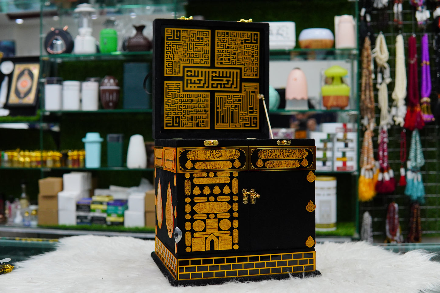 Ghilaf-e-Kabaa Kiswah luxury Quran & jayenamaz Set KBA112