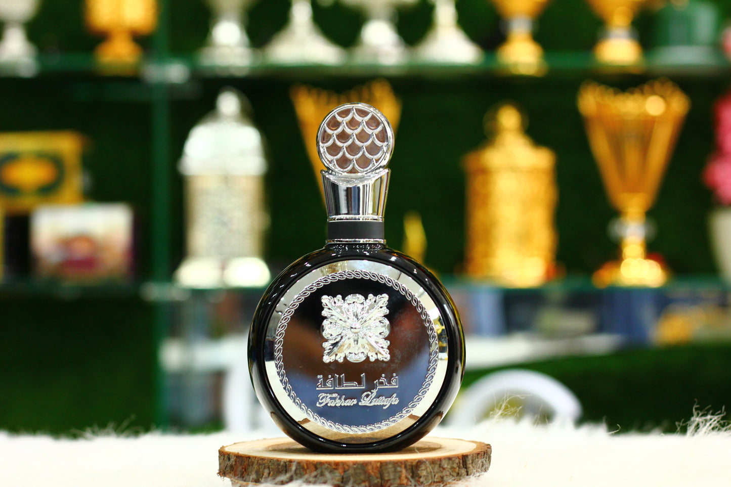 Fakhar Lattafa Perfume - Majestic Elegance